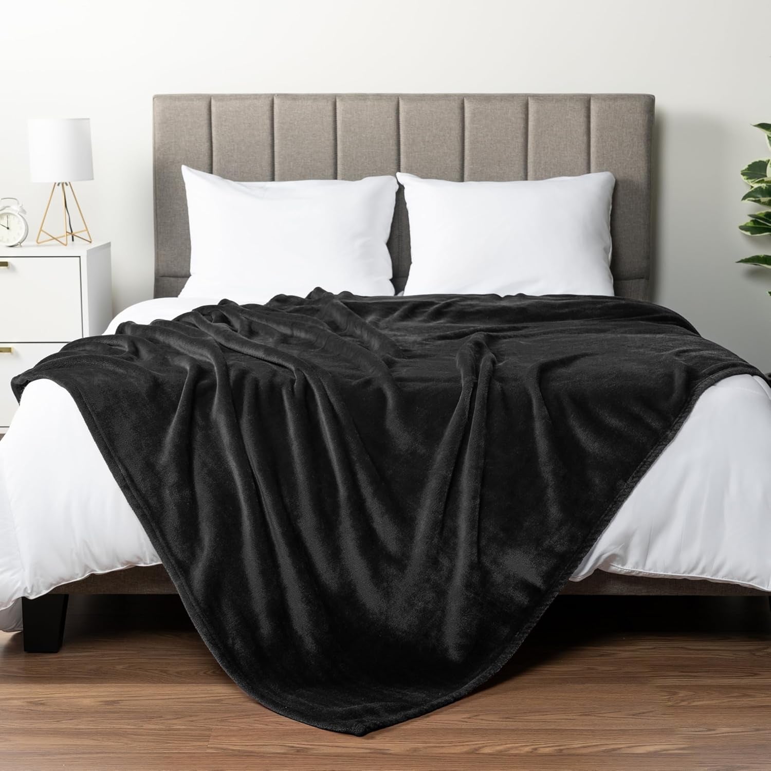 Black Fleece Bed Blanket Queen Size, Super Soft Fuzzy Flannel Throw for Couch Sofa, Luxury Plush Microfiber Large Throw Blanket Queen Bed, Home Cozy Velvet Gift Blanket, 90X90