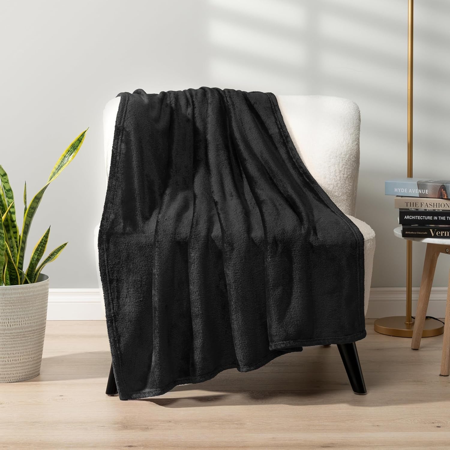 Black Fleece Bed Blanket Queen Size, Super Soft Fuzzy Flannel Throw for Couch Sofa, Luxury Plush Microfiber Large Throw Blanket Queen Bed, Home Cozy Velvet Gift Blanket, 90X90